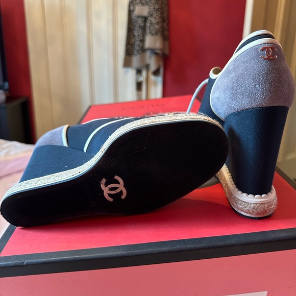 Chanel women’s shoes size 8 - worn once. Excellent condition. - Picture 6 of 7